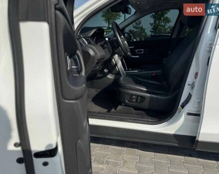 Белый Ленд Ровер Discovery Sport, объемом двигателя 2 л и пробегом 131 тыс. км за 22500 $, фото 10 на Automoto.ua