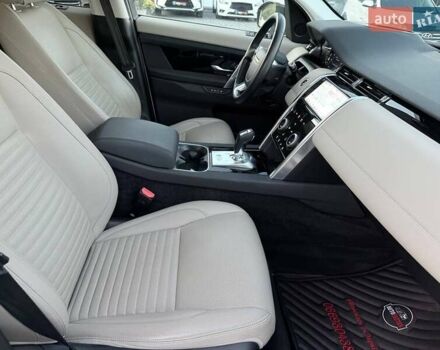 Белый Ленд Ровер Discovery Sport, объемом двигателя 2 л и пробегом 78 тыс. км за 27000 $, фото 38 на Automoto.ua
