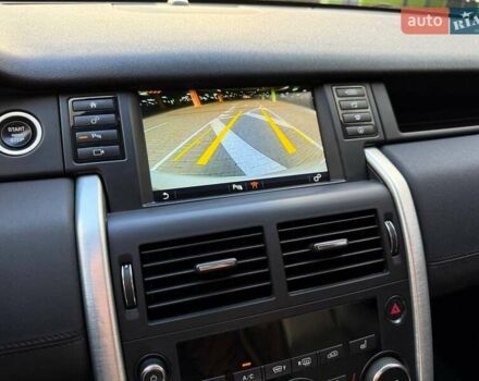 Белый Ленд Ровер Discovery Sport, объемом двигателя 2 л и пробегом 128 тыс. км за 24990 $, фото 24 на Automoto.ua