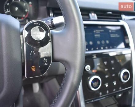 Белый Ленд Ровер Discovery Sport, объемом двигателя 2 л и пробегом 92 тыс. км за 28500 $, фото 10 на Automoto.ua