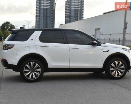 Білий Ленд Ровер Discovery Sport, об'ємом двигуна 2 л та пробігом 125 тис. км за 22500 $, фото 17 на Automoto.ua