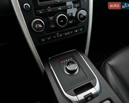 Белый Ленд Ровер Discovery Sport, объемом двигателя 2 л и пробегом 131 тыс. км за 22500 $, фото 17 на Automoto.ua