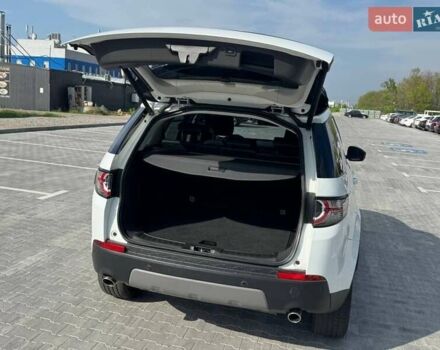 Белый Ленд Ровер Discovery Sport, объемом двигателя 2 л и пробегом 131 тыс. км за 22500 $, фото 8 на Automoto.ua
