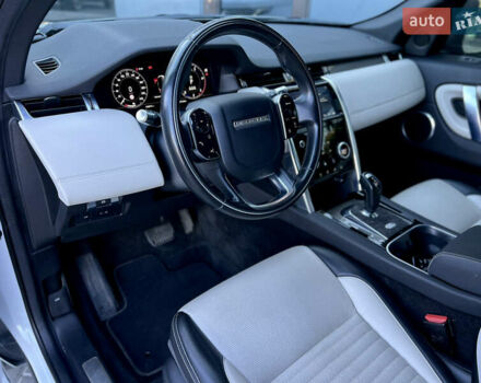 Білий Ленд Ровер Discovery Sport, об'ємом двигуна 2 л та пробігом 58 тис. км за 32900 $, фото 25 на Automoto.ua
