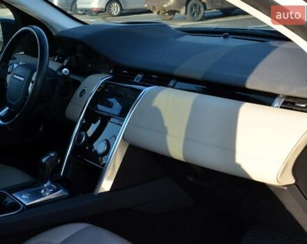 Білий Ленд Ровер Discovery Sport, об'ємом двигуна 2 л та пробігом 141 тис. км за 24500 $, фото 41 на Automoto.ua