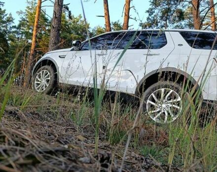 Білий Ленд Ровер Discovery Sport, об'ємом двигуна 2 л та пробігом 117 тис. км за 27900 $, фото 29 на Automoto.ua