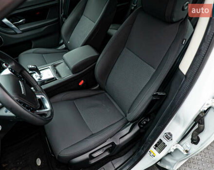 Белый Ленд Ровер Discovery Sport, объемом двигателя 2 л и пробегом 24 тыс. км за 33414 $, фото 9 на Automoto.ua