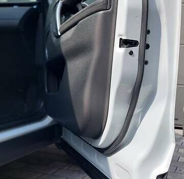 Белый Ленд Ровер Discovery Sport, объемом двигателя 2 л и пробегом 131 тыс. км за 27999 $, фото 55 на Automoto.ua