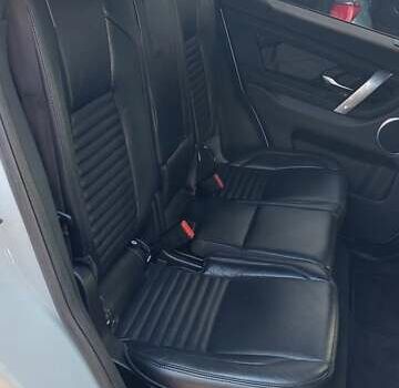 Белый Ленд Ровер Discovery Sport, объемом двигателя 2 л и пробегом 131 тыс. км за 27999 $, фото 65 на Automoto.ua