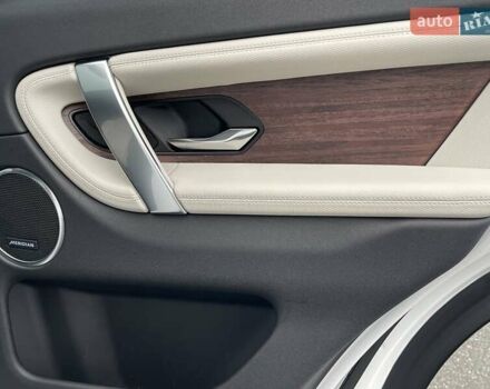 Белый Ленд Ровер Discovery Sport, объемом двигателя 2 л и пробегом 72 тыс. км за 37000 $, фото 34 на Automoto.ua