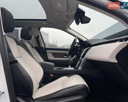 Белый Ленд Ровер Discovery Sport, объемом двигателя 2 л и пробегом 72 тыс. км за 37000 $, фото 31 на Automoto.ua