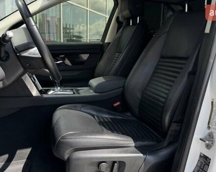 Білий Ленд Ровер Discovery Sport, об'ємом двигуна 2 л та пробігом 70 тис. км за 25000 $, фото 15 на Automoto.ua