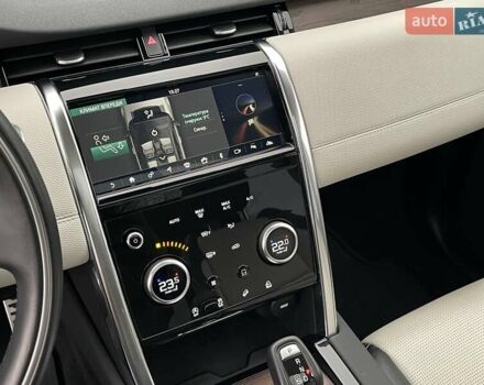 Белый Ленд Ровер Discovery Sport, объемом двигателя 2 л и пробегом 72 тыс. км за 37000 $, фото 23 на Automoto.ua