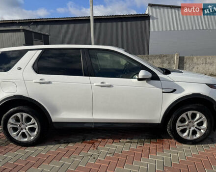 Белый Ленд Ровер Discovery Sport, объемом двигателя 2 л и пробегом 55 тыс. км за 23800 $, фото 3 на Automoto.ua