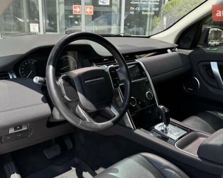 Білий Ленд Ровер Discovery Sport, об'ємом двигуна 2 л та пробігом 70 тис. км за 25000 $, фото 16 на Automoto.ua