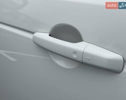 Белый Ленд Ровер Discovery Sport, объемом двигателя 2 л и пробегом 72 тыс. км за 37000 $, фото 7 на Automoto.ua