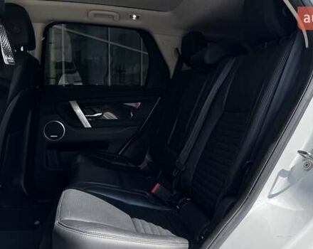 Білий Ленд Ровер Discovery Sport, об'ємом двигуна 2 л та пробігом 70 тис. км за 25000 $, фото 14 на Automoto.ua