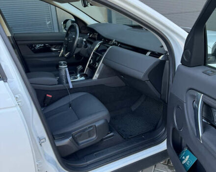 Белый Ленд Ровер Discovery Sport, объемом двигателя 2 л и пробегом 40 тыс. км за 32000 $, фото 8 на Automoto.ua