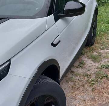 Белый Ленд Ровер Discovery Sport, объемом двигателя 2 л и пробегом 131 тыс. км за 27999 $, фото 33 на Automoto.ua