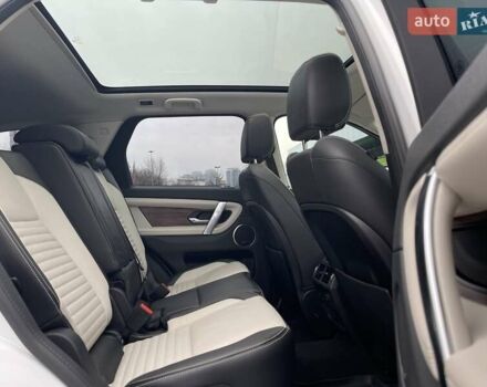 Белый Ленд Ровер Discovery Sport, объемом двигателя 2 л и пробегом 72 тыс. км за 37000 $, фото 33 на Automoto.ua