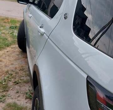 Белый Ленд Ровер Discovery Sport, объемом двигателя 2 л и пробегом 131 тыс. км за 27999 $, фото 25 на Automoto.ua