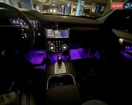 Белый Ленд Ровер Discovery Sport, объемом двигателя 2 л и пробегом 49 тыс. км за 42000 $, фото 18 на Automoto.ua