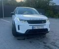 Белый Ленд Ровер Discovery Sport, объемом двигателя 2 л и пробегом 107 тыс. км за 26700 $, фото 2 на Automoto.ua