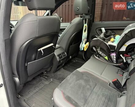 Белый Ленд Ровер Discovery Sport, объемом двигателя 2 л и пробегом 49 тыс. км за 42000 $, фото 8 на Automoto.ua