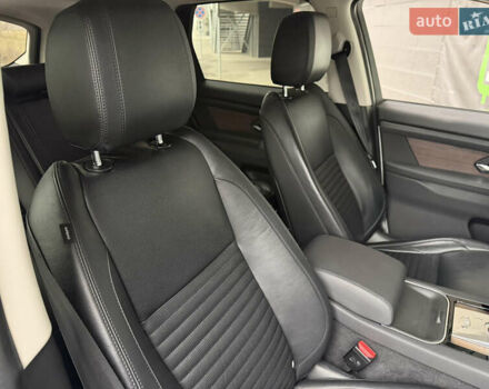 Белый Ленд Ровер Discovery Sport, объемом двигателя 2 л и пробегом 64 тыс. км за 31500 $, фото 22 на Automoto.ua