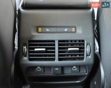 Білий Ленд Ровер Discovery Sport, об'ємом двигуна 2 л та пробігом 37 тис. км за 35000 $, фото 22 на Automoto.ua