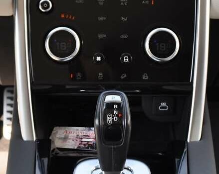 Білий Ленд Ровер Discovery Sport, об'ємом двигуна 2 л та пробігом 37 тис. км за 35000 $, фото 36 на Automoto.ua