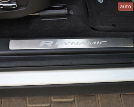 Білий Ленд Ровер Discovery Sport, об'ємом двигуна 2 л та пробігом 37 тис. км за 35000 $, фото 27 на Automoto.ua