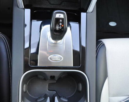 Білий Ленд Ровер Discovery Sport, об'ємом двигуна 2 л та пробігом 37 тис. км за 35000 $, фото 41 на Automoto.ua