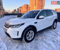Белый Ленд Ровер Discovery Sport, объемом двигателя 2 л и пробегом 90 тыс. км за 26500 $, фото 1 на Automoto.ua