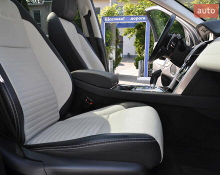 Білий Ленд Ровер Discovery Sport, об'ємом двигуна 2 л та пробігом 37 тис. км за 35000 $, фото 24 на Automoto.ua