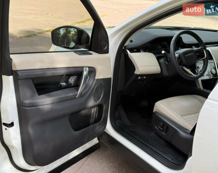 Белый Ленд Ровер Discovery Sport, объемом двигателя 2 л и пробегом 26 тыс. км за 39950 $, фото 9 на Automoto.ua