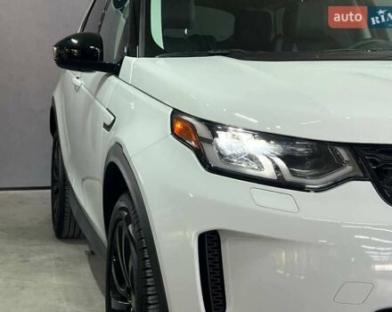 Белый Ленд Ровер Discovery Sport, объемом двигателя 2 л и пробегом 18 тыс. км за 42500 $, фото 1 на Automoto.ua