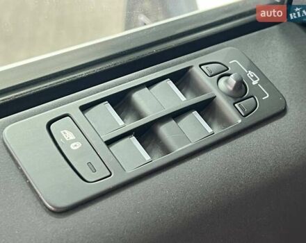 Белый Ленд Ровер Discovery Sport, объемом двигателя 2 л и пробегом 18 тыс. км за 39900 $, фото 13 на Automoto.ua