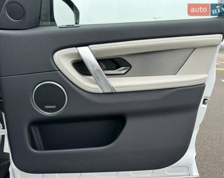 Белый Ленд Ровер Discovery Sport, объемом двигателя 1.5 л и пробегом 18 тыс. км за 65900 $, фото 30 на Automoto.ua