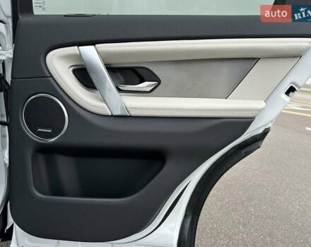 Белый Ленд Ровер Discovery Sport, объемом двигателя 1.5 л и пробегом 18 тыс. км за 65900 $, фото 27 на Automoto.ua