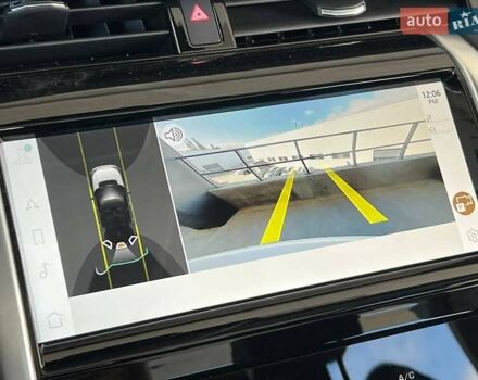 Белый Ленд Ровер Discovery Sport, объемом двигателя 2 л и пробегом 18 тыс. км за 42500 $, фото 32 на Automoto.ua