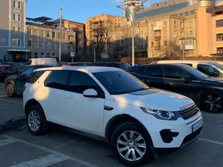 Белый Ленд Ровер Discovery Sport, объемом двигателя 2 л и пробегом 142 тыс. км за 17499 $, фото 1 на Automoto.ua
