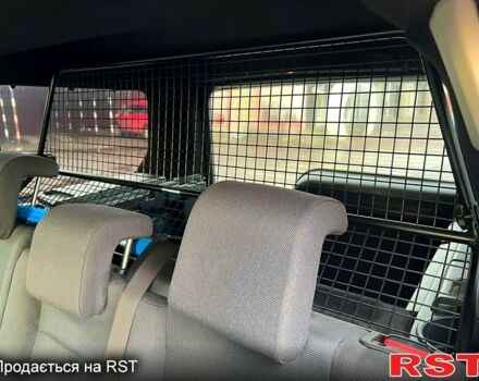 Черный Ленд Ровер Discovery Sport, объемом двигателя 2.7 л и пробегом 286 тыс. км за 8500 $, фото 8 на Automoto.ua