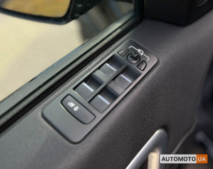 Черный Ленд Ровер Discovery Sport, объемом двигателя 2 л и пробегом 120 тыс. км за 17999 $, фото 19 на Automoto.ua