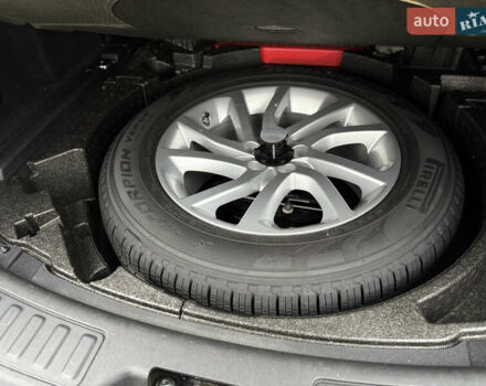 Черный Ленд Ровер Discovery Sport, объемом двигателя 2 л и пробегом 129 тыс. км за 17600 $, фото 17 на Automoto.ua