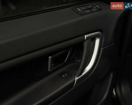 Чорний Ленд Ровер Discovery Sport, об'ємом двигуна 2 л та пробігом 185 тис. км за 15200 $, фото 16 на Automoto.ua