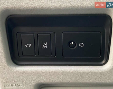 Черный Ленд Ровер Discovery Sport, объемом двигателя 2.2 л и пробегом 220 тыс. км за 17700 $, фото 13 на Automoto.ua