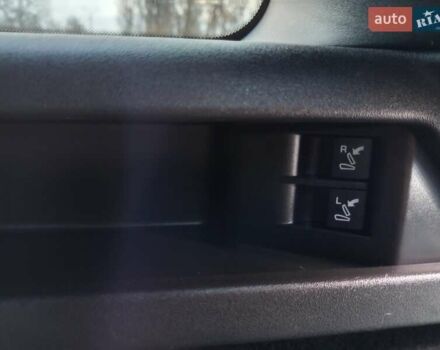 Черный Ленд Ровер Discovery Sport, объемом двигателя 2 л и пробегом 140 тыс. км за 15800 $, фото 57 на Automoto.ua