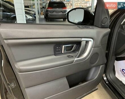 Чорний Ленд Ровер Discovery Sport, об'ємом двигуна 2 л та пробігом 131 тис. км за 16500 $, фото 30 на Automoto.ua