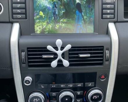 Чорний Ленд Ровер Discovery Sport, об'ємом двигуна 2 л та пробігом 71 тис. км за 21900 $, фото 40 на Automoto.ua